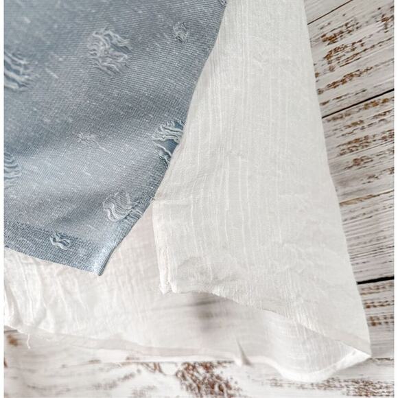 Hem & Thread Women's Distressed Color Block Short Sleeve Shirt Blue White Small - Picture 4 of 12